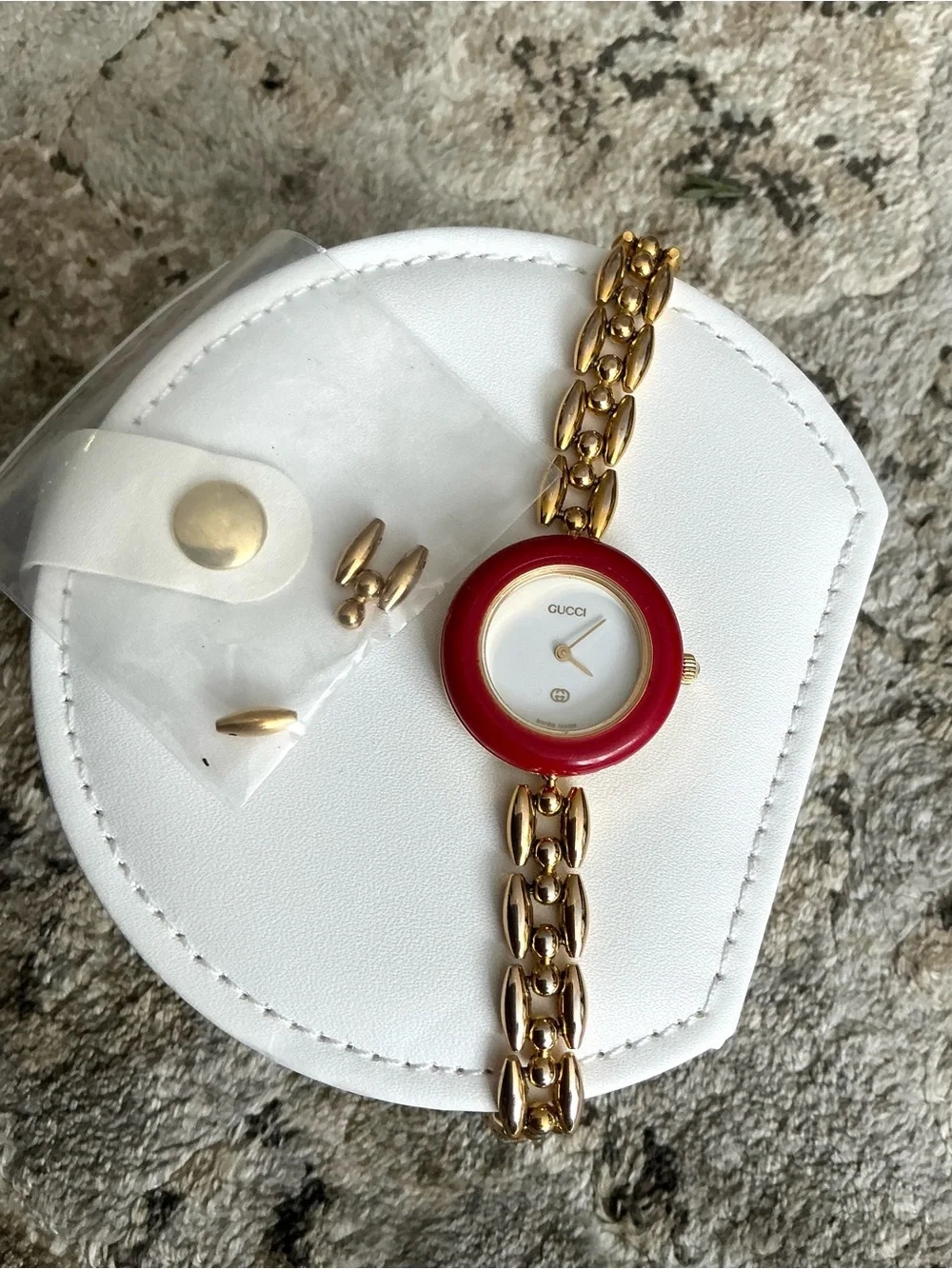 Ladies GUCCI dressy chain bracelet watch w/ bezels❤️💙🖤💚🧡